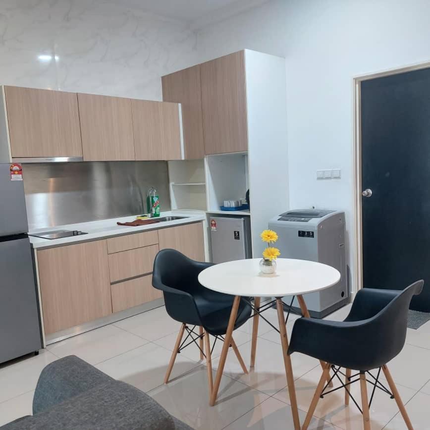 Twin Galaxy Jb Homestay By Summer ยะโฮร์บาห์รู ภายนอก รูปภาพ